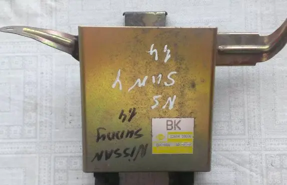 Nissan Sunny Engine control unit/module 2260458C06