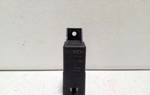 Volvo XC60 Glow plug pre-heat relay 31342686 0281003047