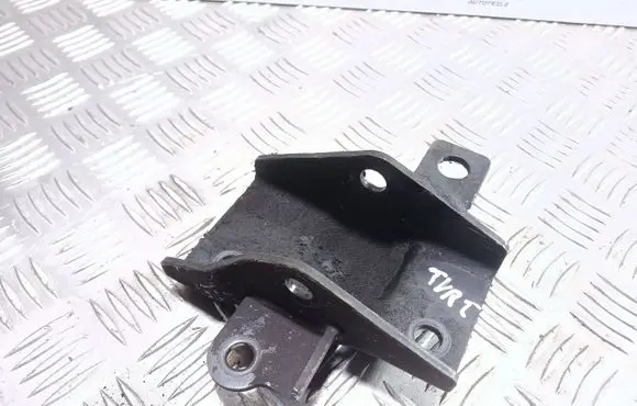 KIA Soul Engine mounting bracket