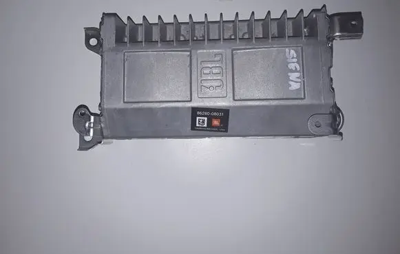 Toyota Sienna XL30 III Sound amplifier 8628008031