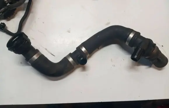 Volvo V70 Engine coolant pipe/hose 207534