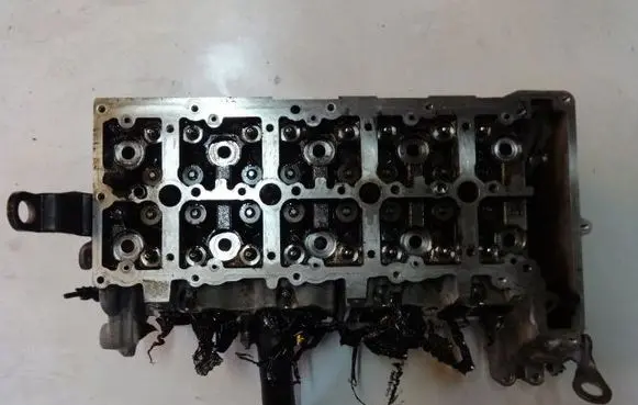 BMW 5 F10 F11 Engine head 7810465