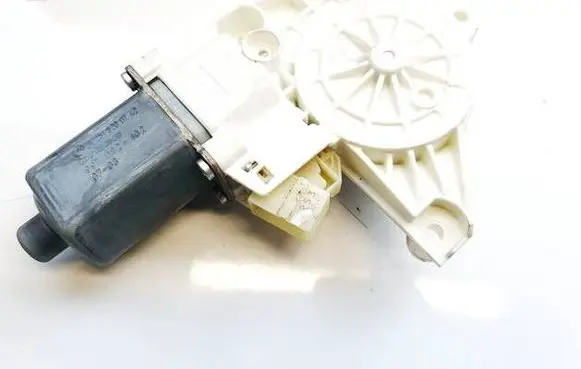 Mercedes-Benz ML W164 Front door window regulator motor 0130822273 a2518200742
