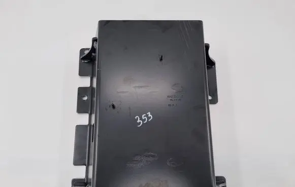 Audi A5 Battery box tray cover/lid 8B3915365
