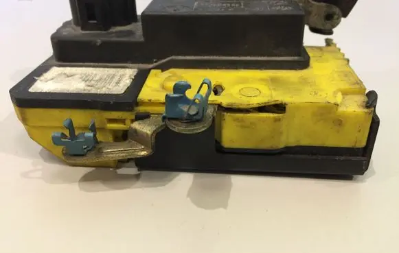 Volvo S60 Front door lock