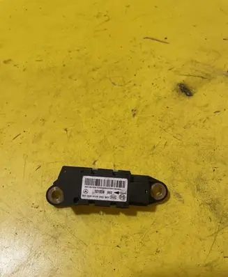 Mercedes-Benz E W211 Airbag deployment crash/impact sensor 0018209126