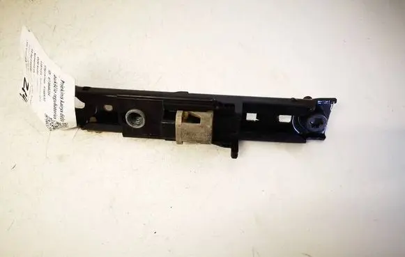 Opel Mokka X Seat belt adjustment rail 13585757