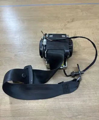 Volvo V60 Rear seatbelt