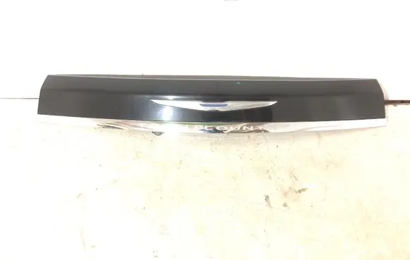 Chrysler Town u0026 Country V Tailgate trim 855010
