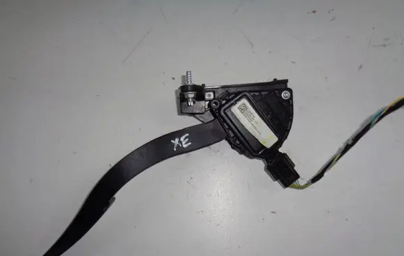 Jaguar XE Accelerator throttle pedal GX739F836AA GX73-9F836-AA