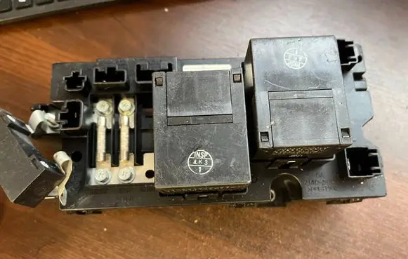 Toyota Prius (XW30) Relay mounting block G92Z128010