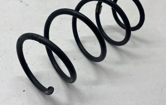 Volkswagen Golf VII Front coil spring