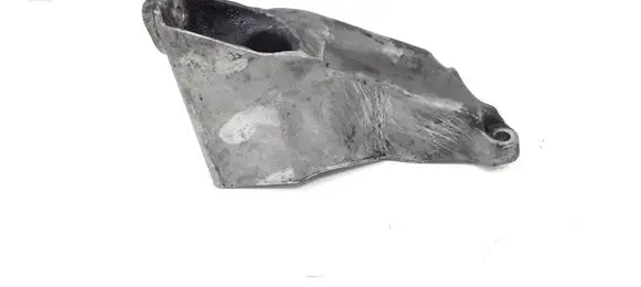 Volkswagen PASSAT B5.5 Engine mounting bracket 8D0199307P