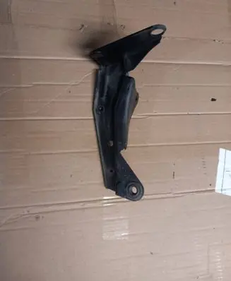 Seat Exeo (3R) Intercooler pipe mounting bracket 8e0145813g
