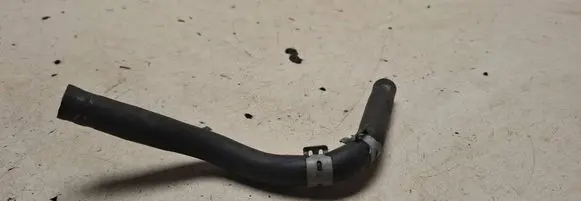 Engine coolant pipe/hose