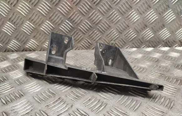 Audi Q7 4L Front bumper mounting bracket 4L0807333A