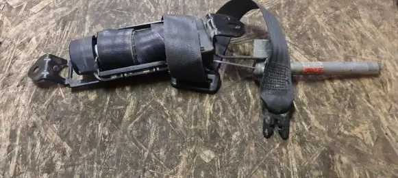 Volvo S60 Front seatbelt