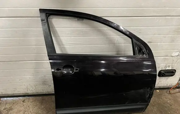 Nissan Qashqai+2 Front door