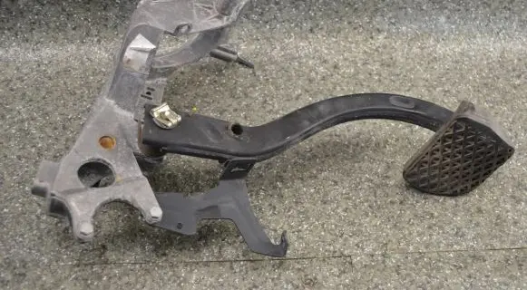 BMW 5 E39 Brake pedal 42223703 35.21-1160421.2