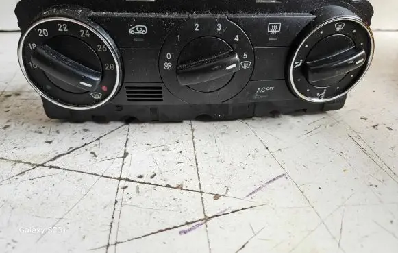 Mercedes-Benz B W245 Climate control unit A1698300585 69780002