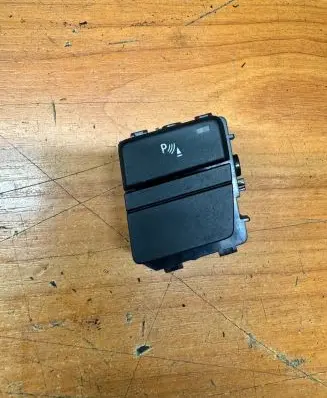 BMW 5 E60 E61 Parking (PDC) sensor switch 915907602 502300