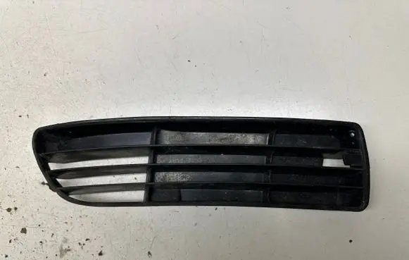 Audi A4 S4 B5 8D Front bumper lower grill