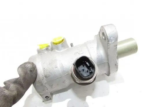Renault Laguna II Master brake cylinder