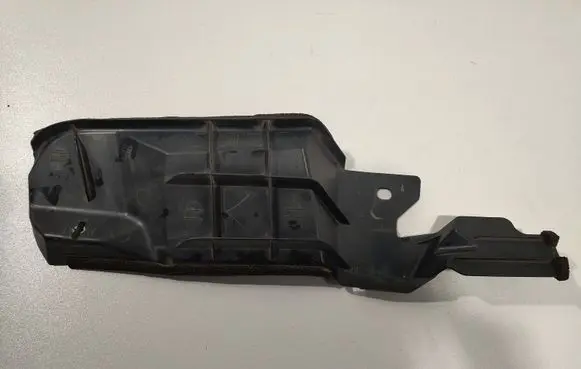 Toyota Auris 150 Fender mounting bracket 5382502020
