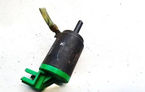 Nissan Micra Windscreen/windshield washer pump 28920J