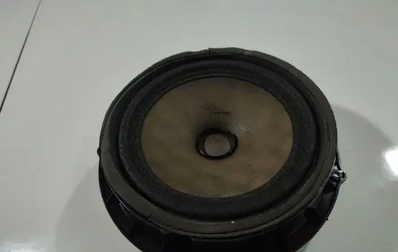 KIA Ceed Front door speaker