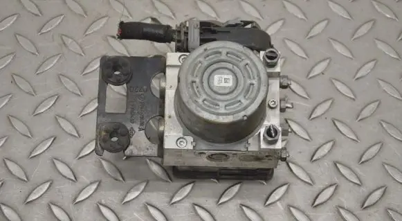 Renault Trafic III (X82) ABS Pump 476601418R 93459794