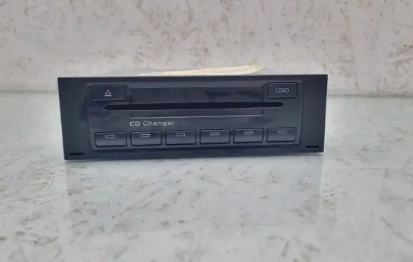 Audi A4 S4 B7 8E 8H CD/DVD changer 8E0035111D