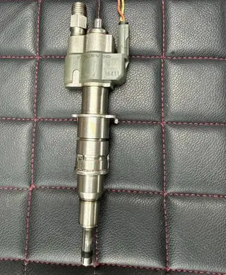BMW 3 E90 E91 Fuel injector 7589048 10181010 PA66GF3596