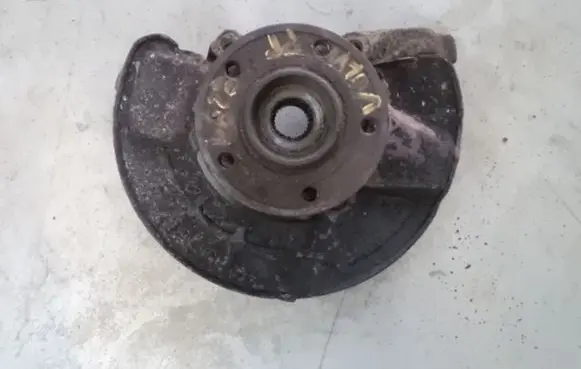 Volvo S70 V70 V70 XC Front wheel hub spindle knuckle