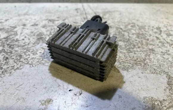 Opel Zafira A Glow plug pre-heat relay 09132691 51299008