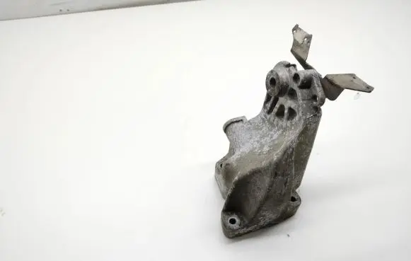 Mercedes-Benz GLK (X204) Engine mounting bracket A642223360