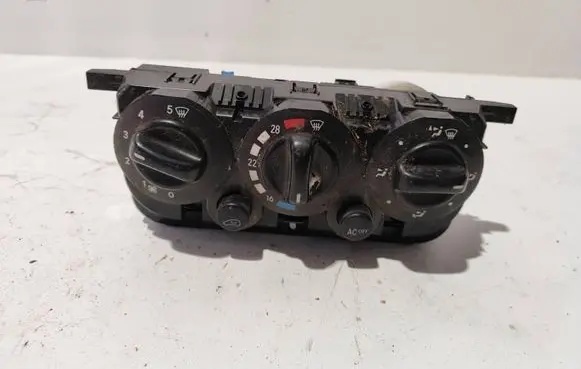 Mercedes-Benz A W168 Climate control unit 1688302285 Q011503