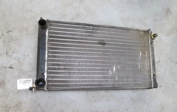Volkswagen Golf I Coolant radiator