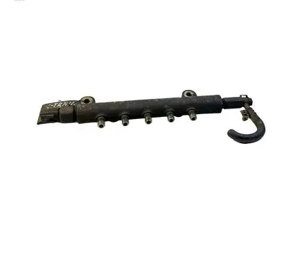 Nissan X-Trail T30 Fuel main line pipe