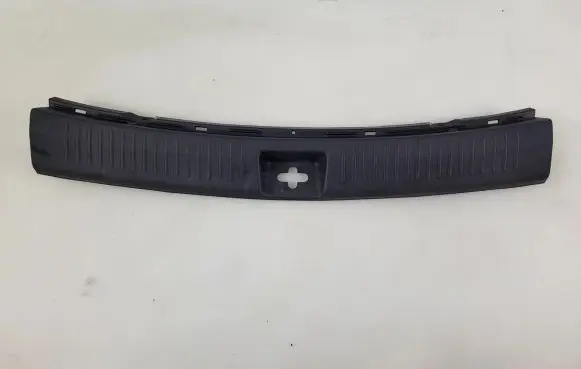 KIA Carens III Trunk/boot sill cover protection 85770-A4000