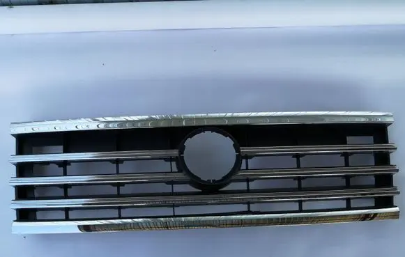 Volkswagen Touareg III Front bumper upper radiator grill 760853696