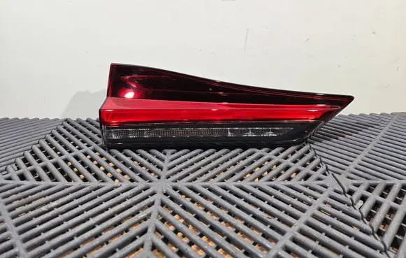 Lexus CT 200H Tailgate rear/tail lights