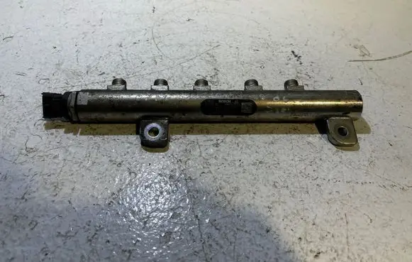 Opel Zafira B Fuel main line pipe 55209572 055965L4 0445214095