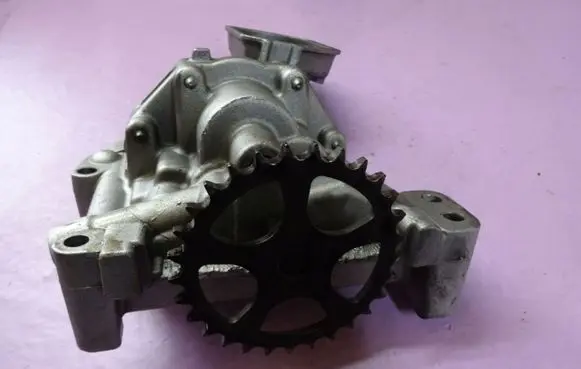 Ford Mondeo MK IV Oil pump 9844350880