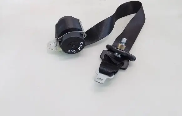 Mitsubishi Colt Middle seatbelt (rear) 