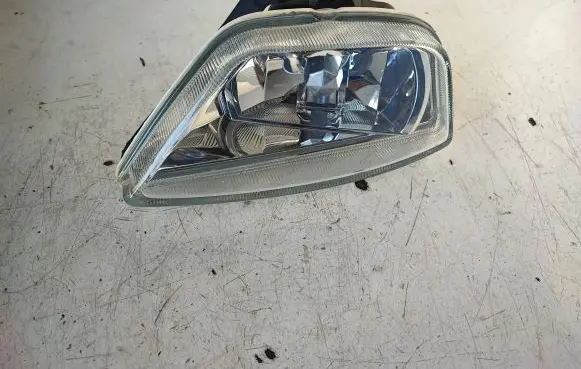 Ford Focus Front fog light 4042831 06052905 2020301002