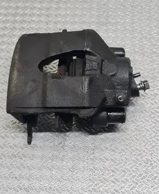 Volkswagen Golf VI Front brake caliper