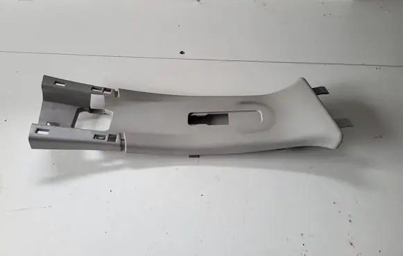 Renault Captur Seat belt trim 769135767R