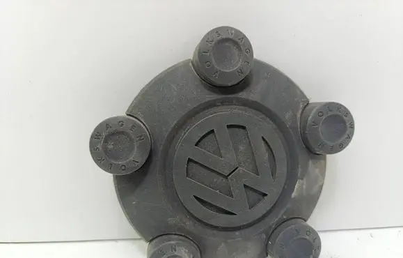 Volkswagen Caddy Original wheel cap 2K0601169