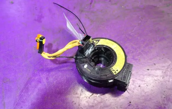 Toyota Corolla Verso E121 Airbag squib ring wiring 67J1169